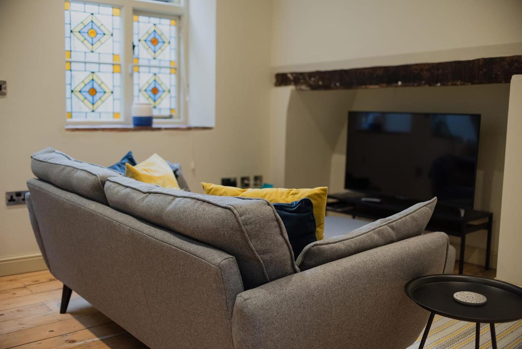 4- 6 Centre Apartment *